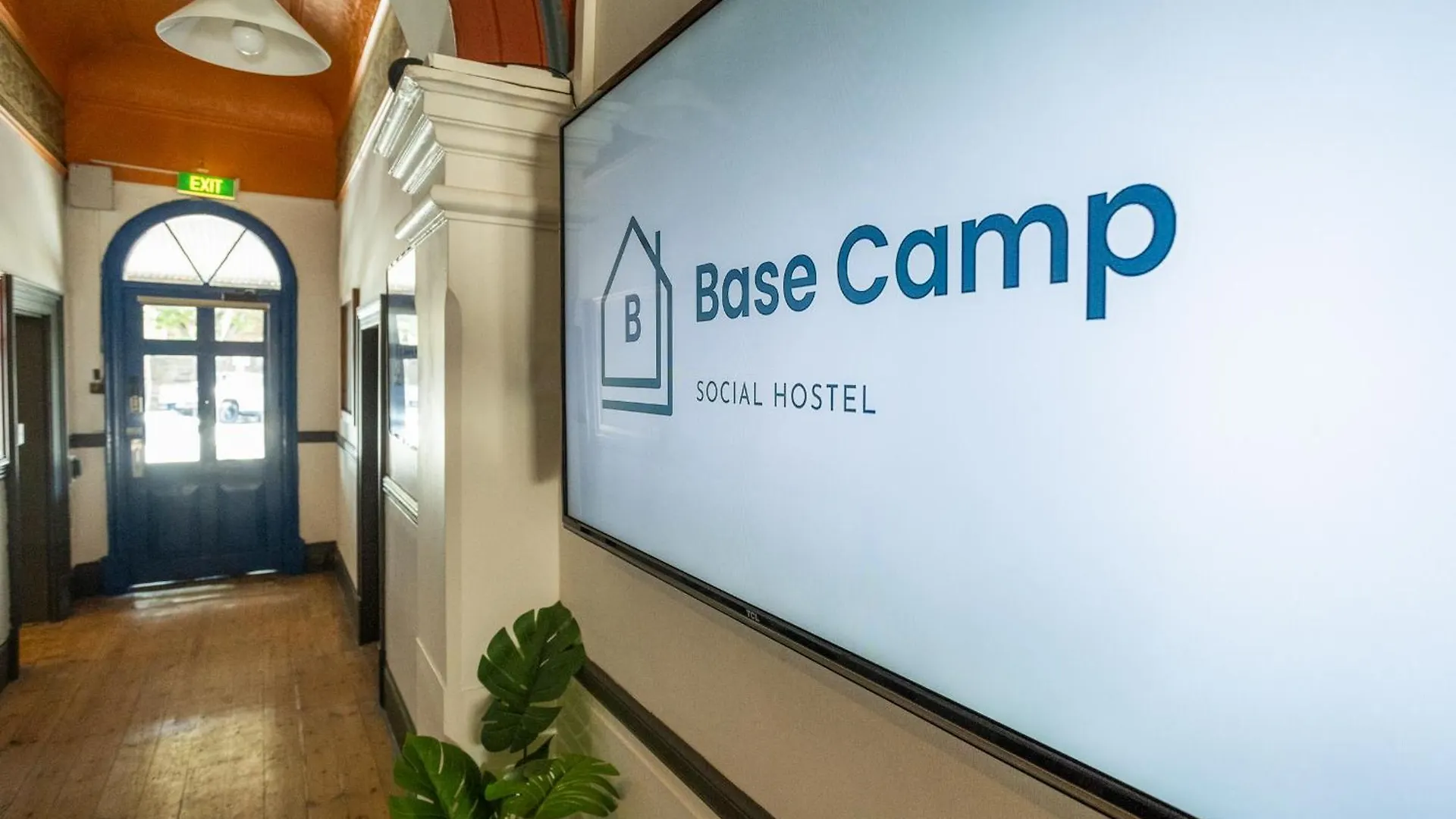 Base Camp Hostel أدليد 0*,  أستراليا
