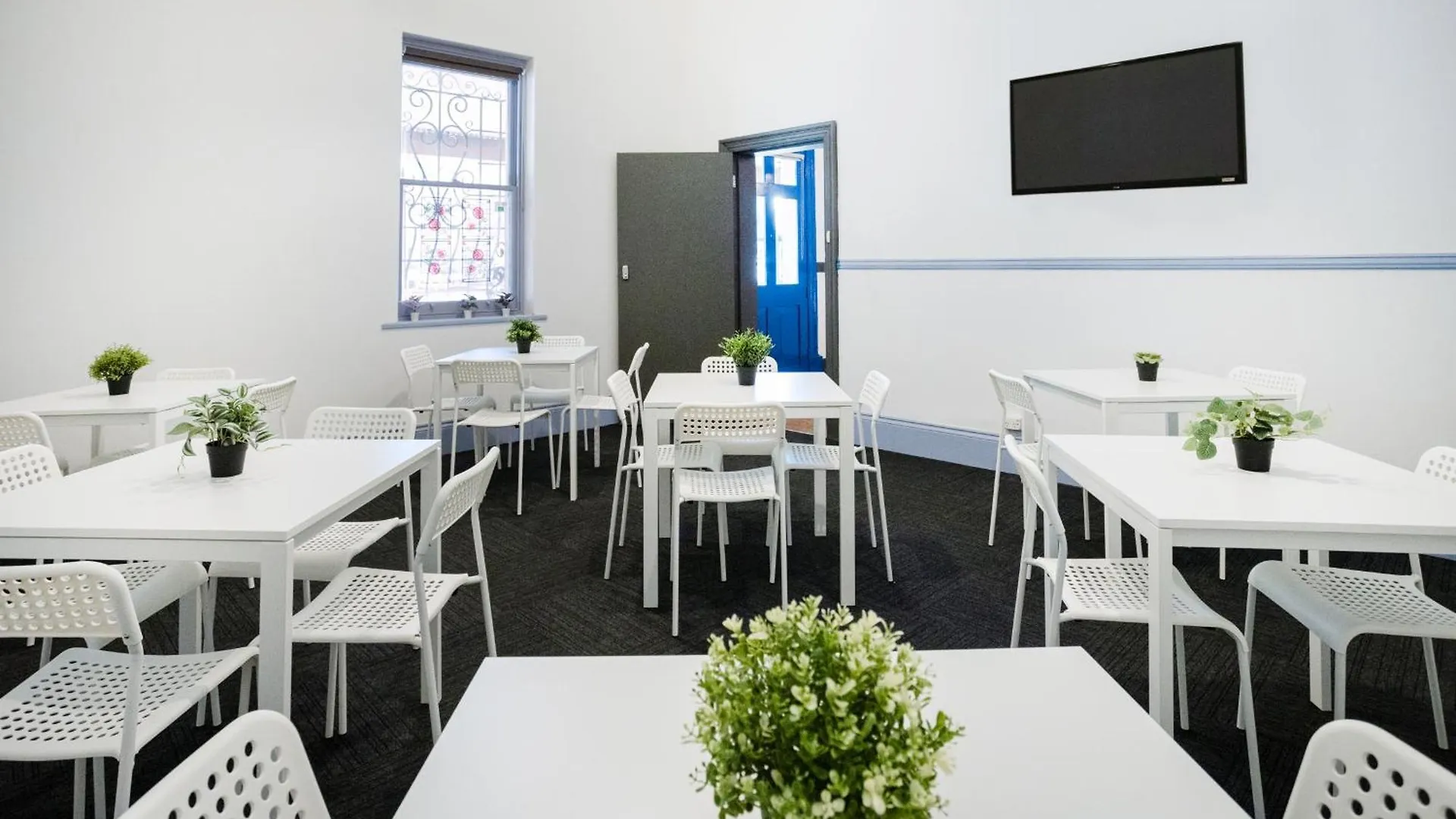 Base Camp Hostel أدليد 0*,